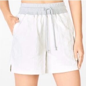 Fabletics Jemma Women's Medium Drawstring Waist Pockets 4" Inseam Casual